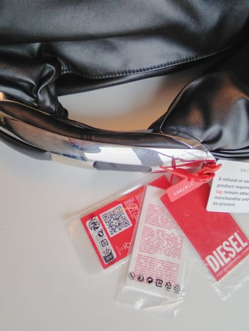NWT Diesel Grab-D Hobo S Handbag - Black Leather with Metal Handle - Picture 7 of 14
